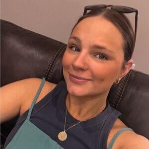 Meet your Posher, Elise